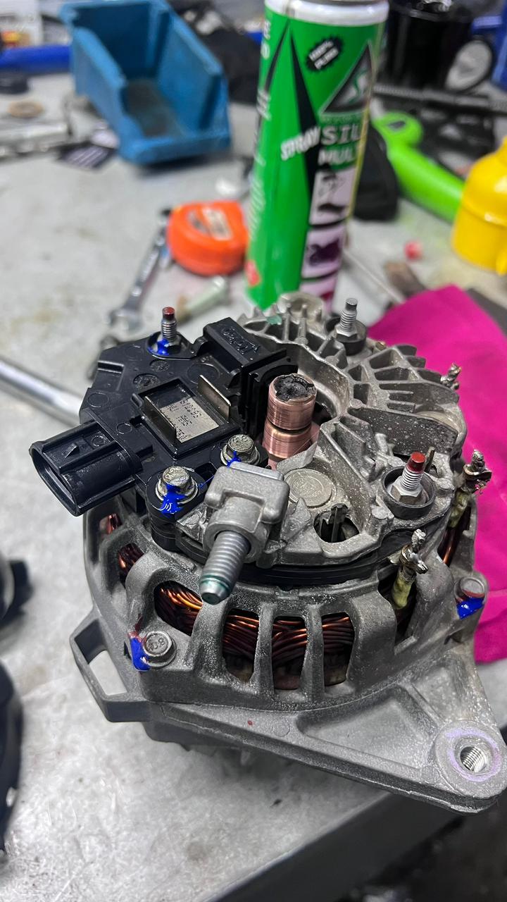 Alternador aberto para manutenção